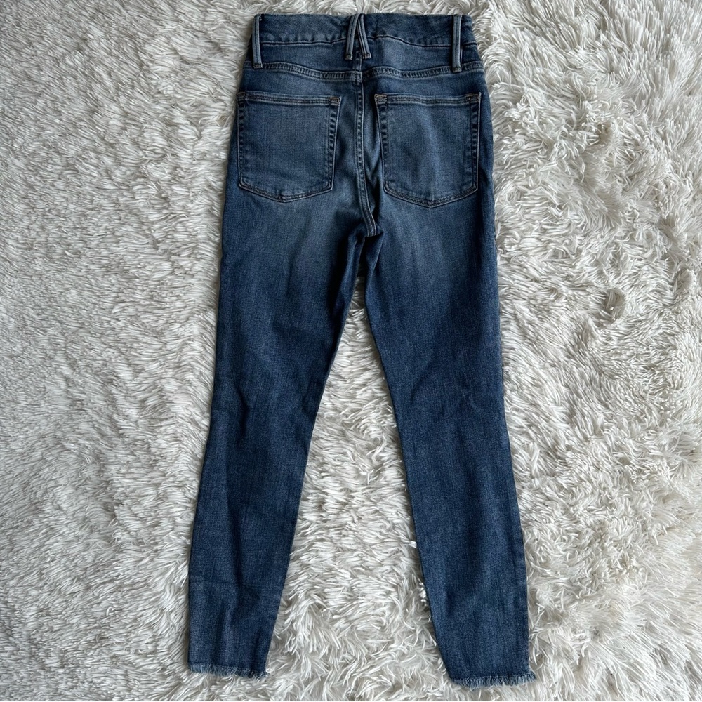 Good American Good Waist Crop Jeans Size 2 - Picture 8 of 10